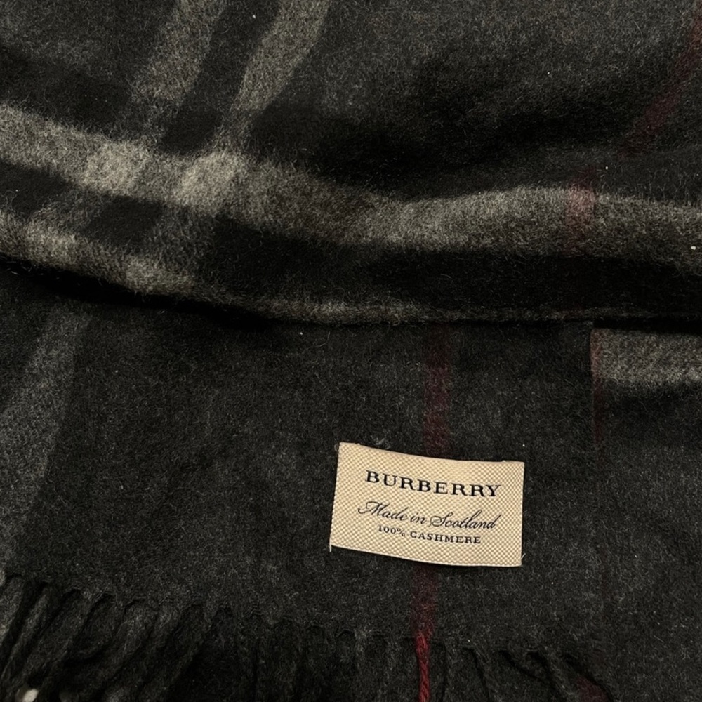 BURBERRY WOOL SCARF